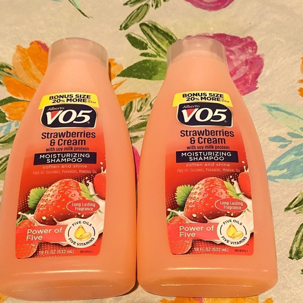 🎁 VO5 Strawberries & Cream 2pk Moisturizing Shampoo
And Moisturizing18OZ💥
